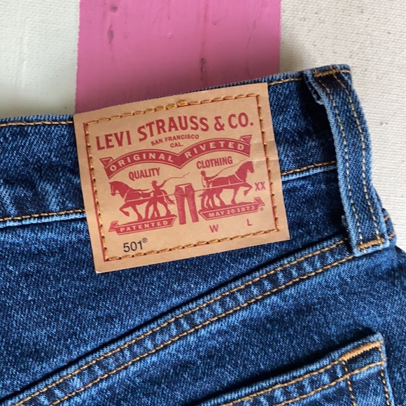 Levi 501 shorts size 27 - Picture 3 of 6